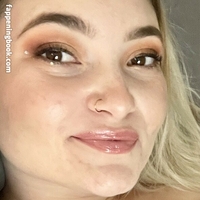 xxxsabrinamay Meztelen