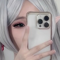 y3miku Meztelen