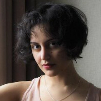 Yasmeena Meztelen