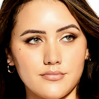 Yasmine MInovski Meztelen