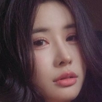 Yeon Yu Meztelen