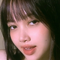 Yun Mago Meztelen