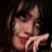 Yungeline Meztelen