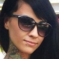 Zahra Schreiber Meztelen