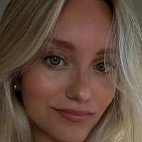 Zarah Ellen Meztelen