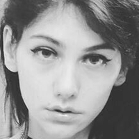 Zheanna Erose Meztelen